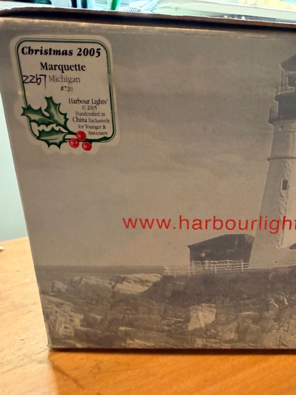Harbour Lights collectible
Lighthouse  Marquette Michigan Christmas 2005